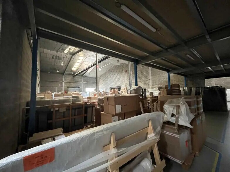 17 Avenue De L'Industrie, Corbas for sale - Interior Photo - Image 3 of 8