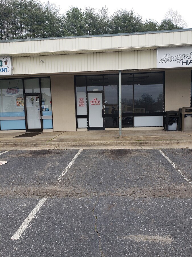 7842 N Point Blvd, WinstonSalem, NC 27106