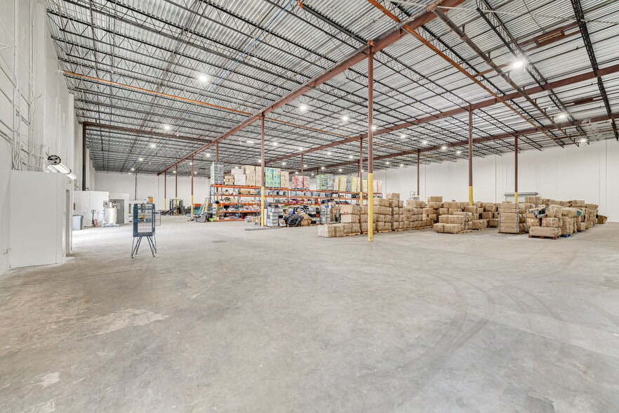 5520 E Giddens Ave, Tampa, FL for lease - Building Photo - Image 2 of 14