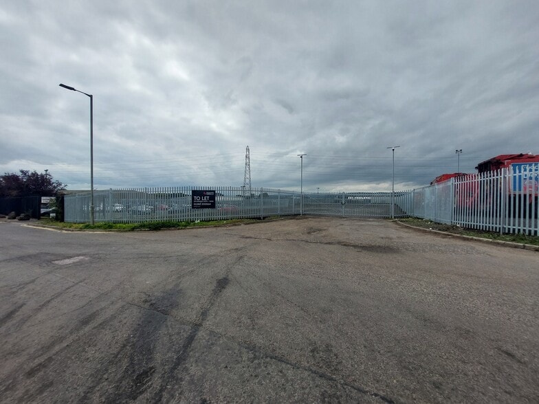 2 Smeaton Rd, Dundee for lease - Building Photo - Image 2 of 3