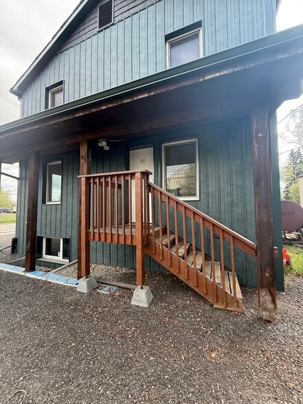 753 7th ave, Fairbanks, AK for lease - Building Photo - Image 2 of 10