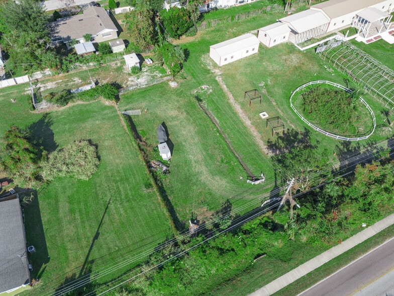 3 ACRES Near I-4 portfolio of 2 properties for sale on LoopNet.com - Building Photo - Image 3 of 17