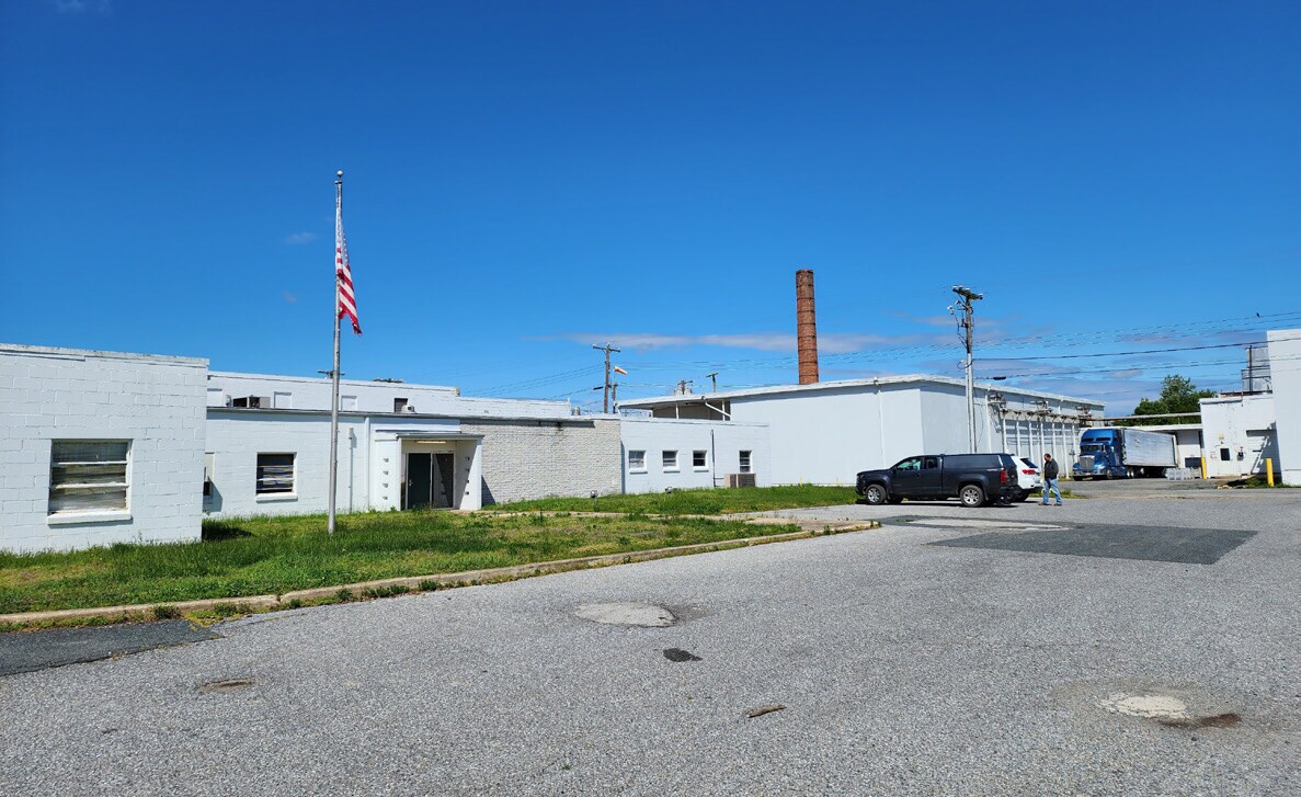 16 AC and Existing Buildings w/ Income portfolio of 8 properties for sale on LoopNet.com Building Photo- Image 1 of 9