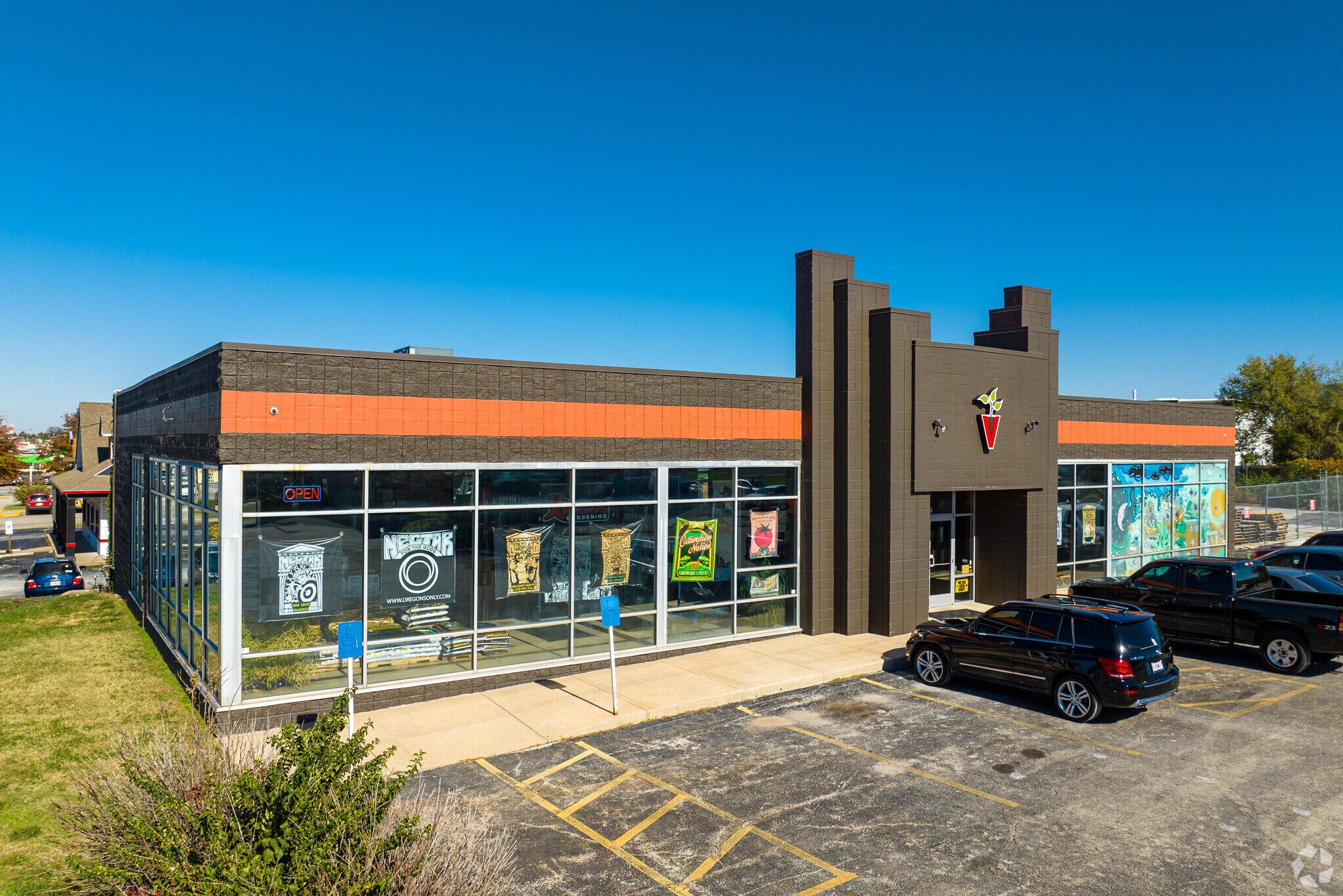 1332 N Glenstone Ave, Springfield, MO for sale Primary Photo- Image 1 of 1