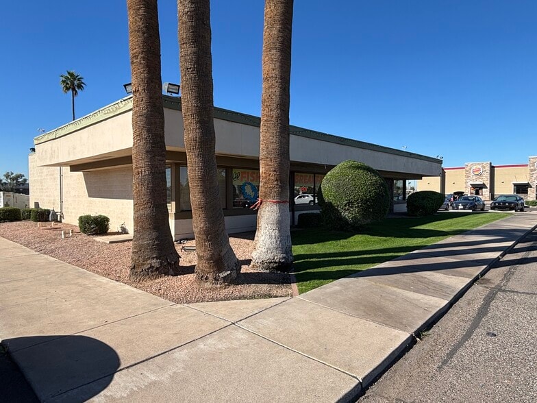 7349 W Indian School Rd, Phoenix, AZ for sale - Building Photo - Image 2 of 6