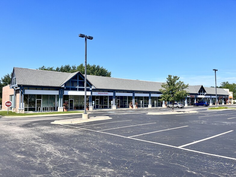 2536-2590 N Route 83, Round Lake Beach, IL for lease - Building Photo - Image 1 of 5