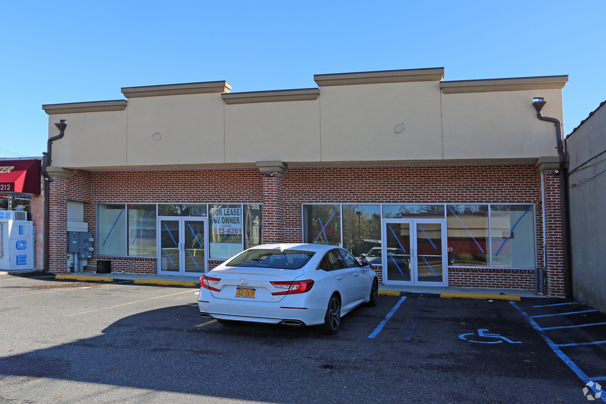 307 Guy Lombardo Ave, Freeport, NY for sale Primary Photo- Image 1 of 1