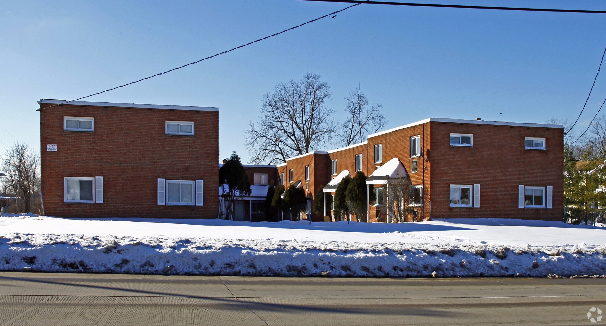 4812 Lee Rd, Cleveland, OH for sale Primary Photo- Image 1 of 1
