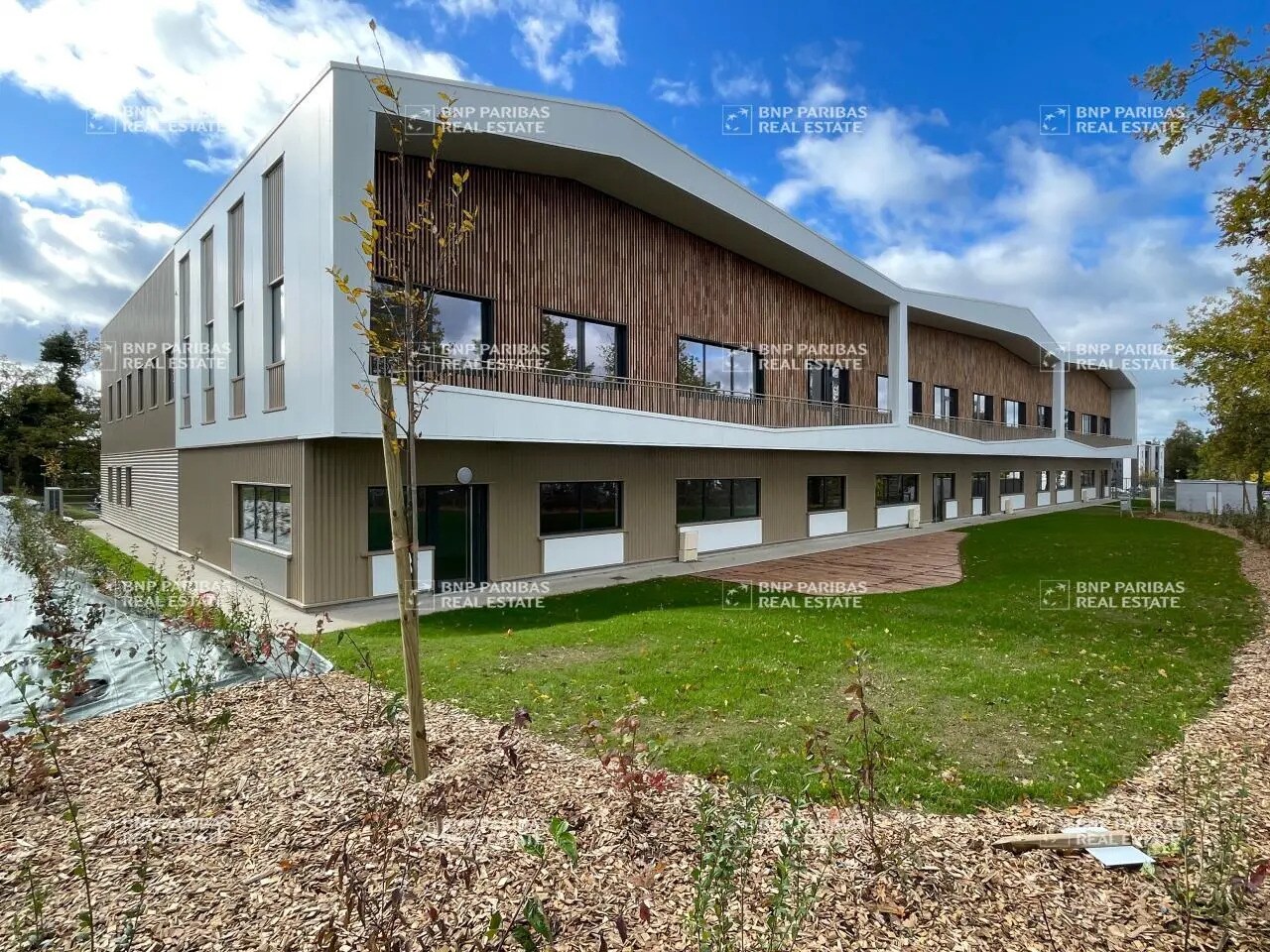 Flex in Carquefou for sale Building Photo- Image 1 of 13