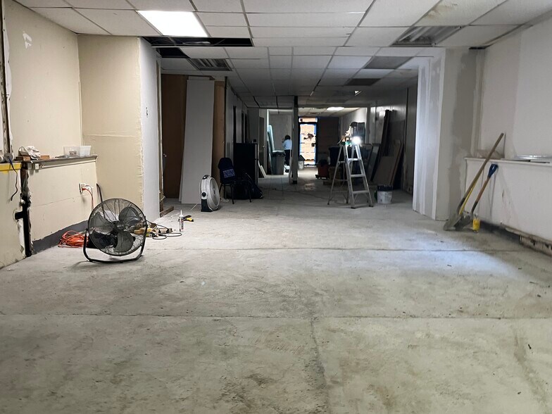 671 Flatbush Ave, Brooklyn, NY for lease - Building Photo - Image 2 of 4