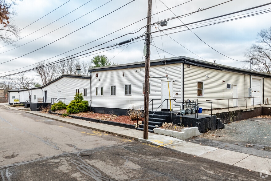 131 Fisher St, Franklin, MA for lease - Building Photo - Image 1 of 6