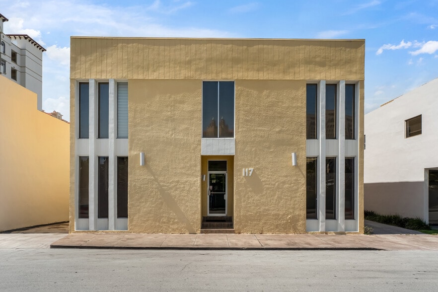 117 Majorca Ave, Coral Gables, FL for sale - Building Photo - Image 1 of 33