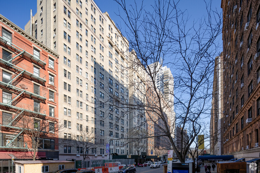 41 W 72nd St, New York, NY for lease - Building Photo - Image 3 of 6