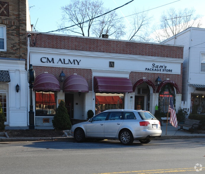 228 Sound Beach Ave, Old Greenwich, CT for sale - Primary Photo - Image 1 of 1