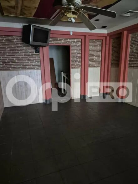 Retail in Épernay for sale - Interior Photo - Image 2 of 5