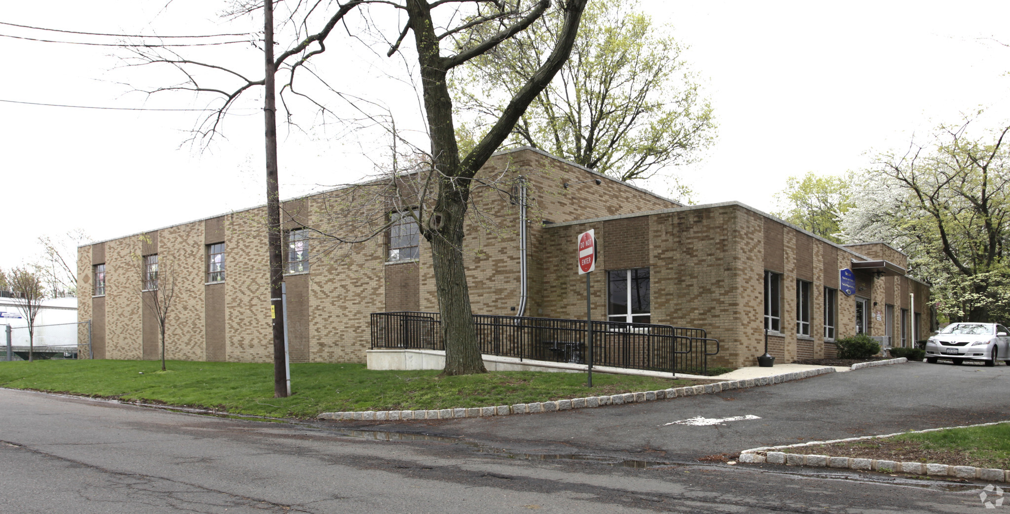 140 Bryant Ave, Cranford, NJ for lease Building Photo- Image 1 of 5