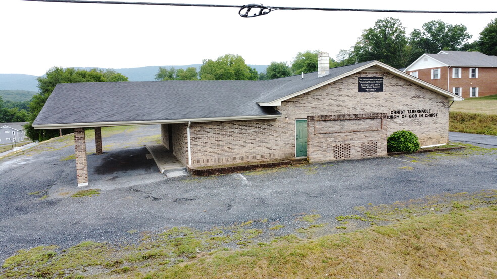 1312 C St, Waynesboro, VA for sale - Building Photo - Image 3 of 25