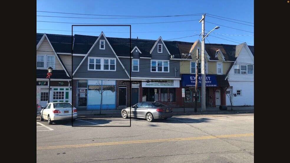 6 Davison Plz, East Rockaway, NY 11518