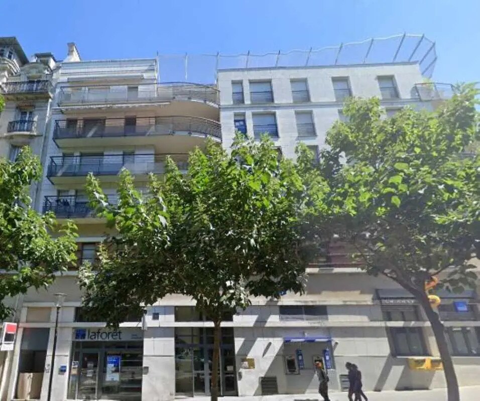 Office in Paris for lease Building Photo- Image 1 of 13