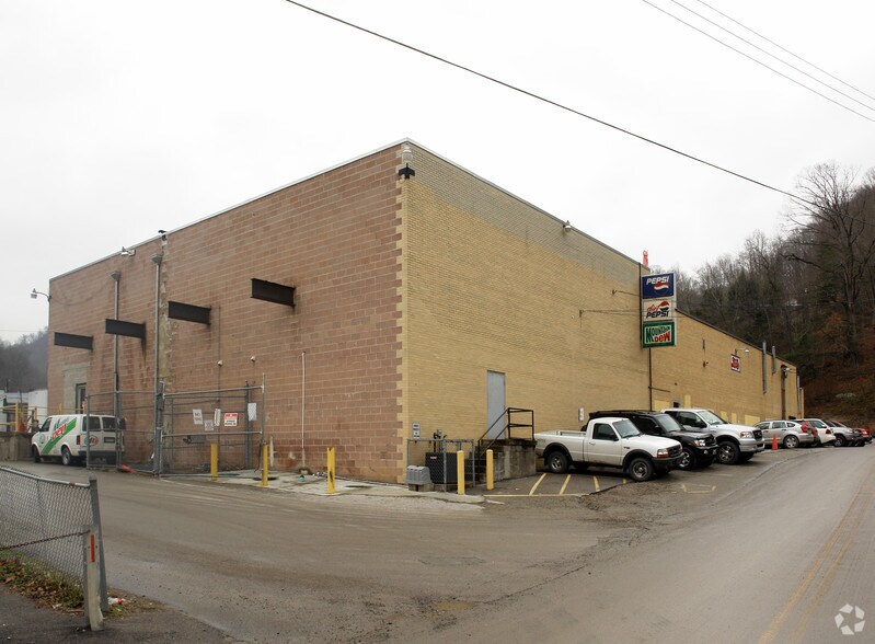 268 Stollings Bypass Rd, Logan, WV for sale - Primary Photo - Image 1 of 1