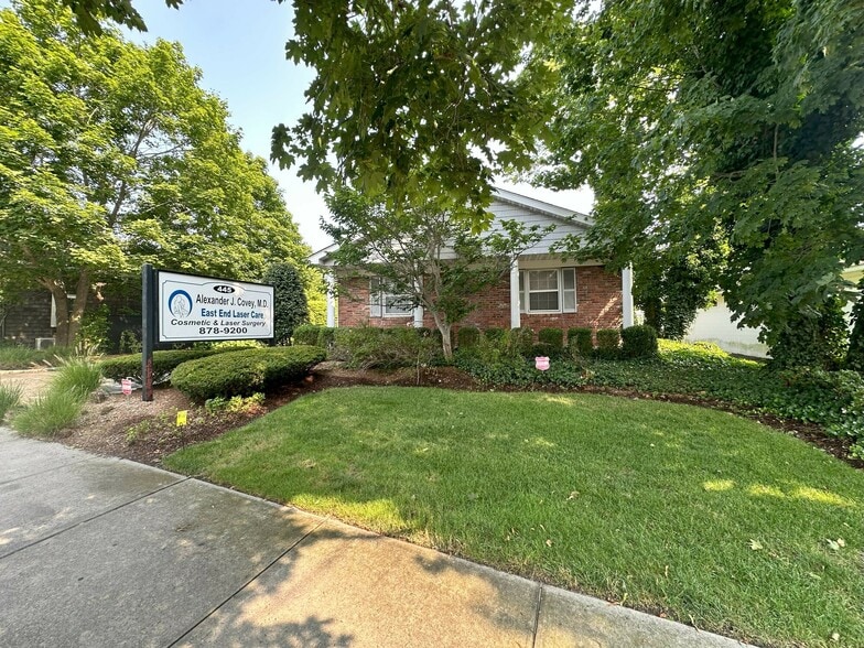 445 Main St, Center Moriches, NY for sale - Building Photo - Image 1 of 41