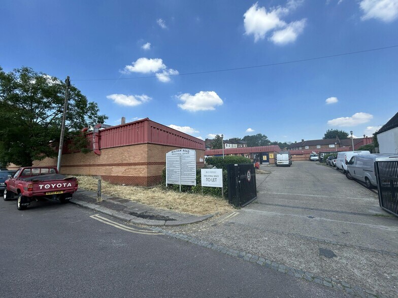 21 Malham Rd, London for lease - Building Photo - Image 2 of 12