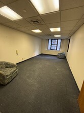 120 E 56th St, New York, NY for lease Interior Photo- Image 1 of 2