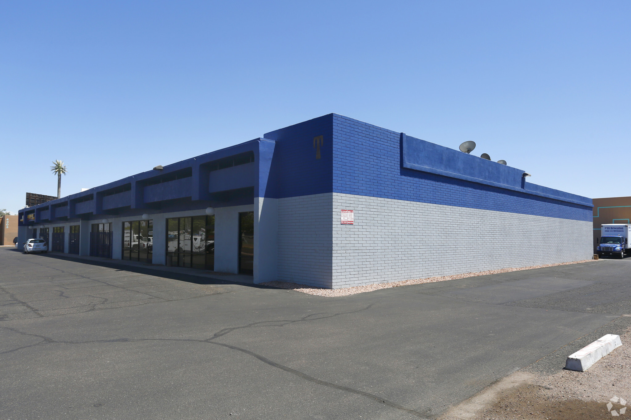 4327-4343 W Van Buren St, Phoenix, AZ for lease Primary Photo- Image 1 of 8