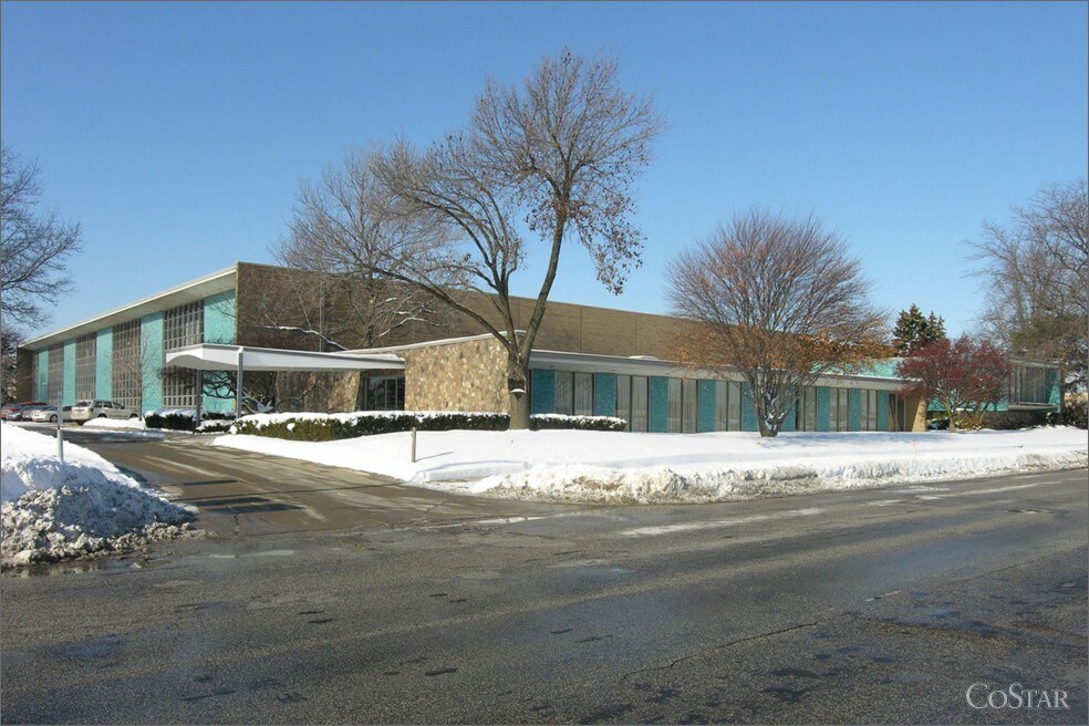 27027 Mound Rd, Warren, MI 48092