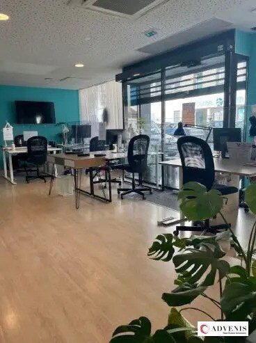 Office in Pessac for lease - Interior Photo - Image 3 of 8