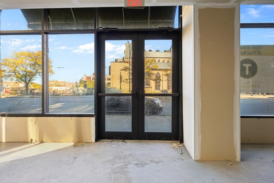 65 W Broad St, Rochester, NY for lease - Building Photo - Image 2 of 37