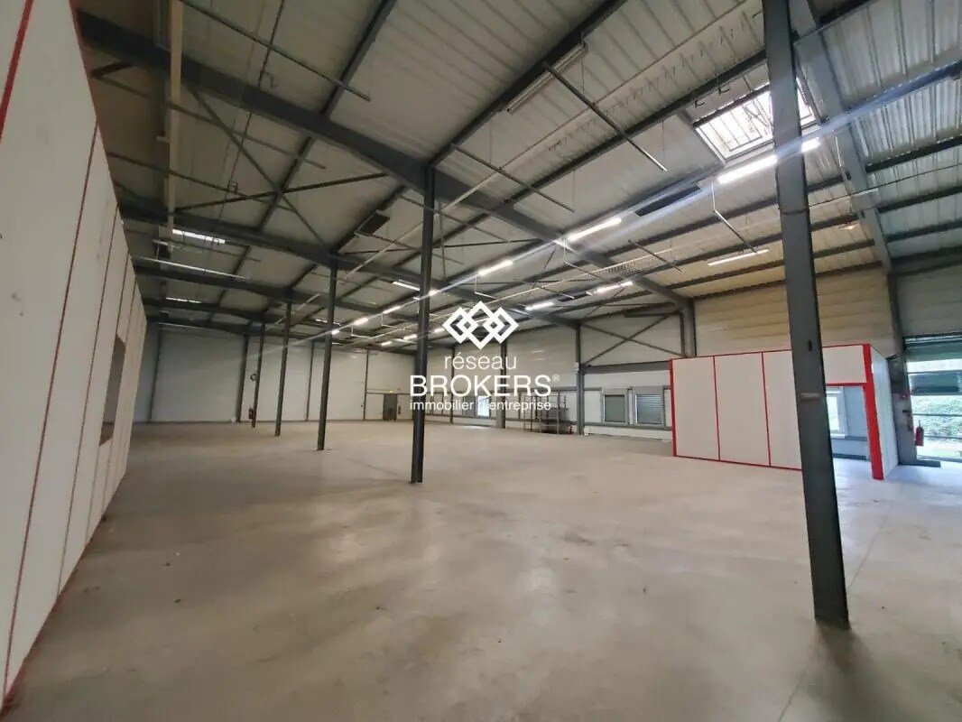 Industrial in Saint-Genis-Pouilly for lease Interior Photo- Image 1 of 7