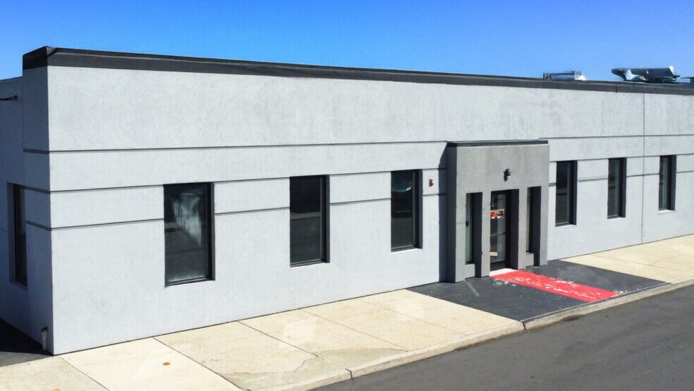 50 Nassau Terminal Rd, New Hyde Park, NY for lease - Building Photo - Image 1 of 9