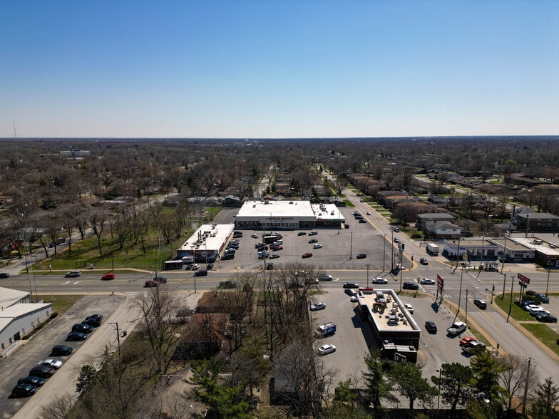 1205-1245 E Sibley Blvd, Dolton, IL for lease - Building Photo - Image 2 of 8