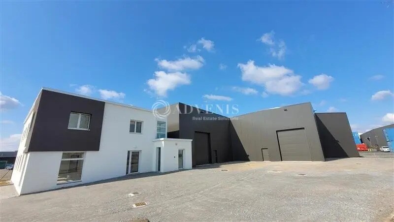 Flex in Carquefou for lease - Building Photo - Image 1 of 8