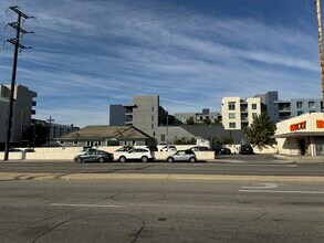 5321 Vineland Ave, North Hollywood, CA for lease Building Photo- Image 2 of 3