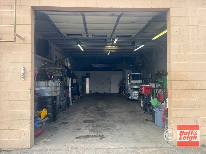 East Smith Drive Properties portfolio of 2 properties for sale on LoopNet.com - Interior Photo - Image 2 of 12