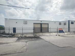 7455 NW 32nd Ave, Miami, FL for lease Building Photo- Image 2 of 6