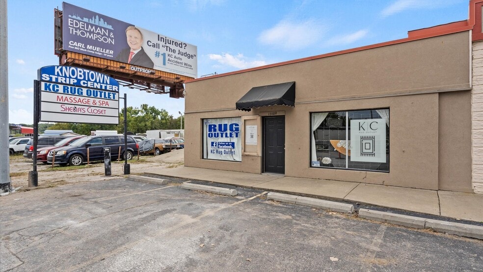 13101-13109 E Blue Pky, Kansas City, MO for sale - Building Photo - Image 3 of 31