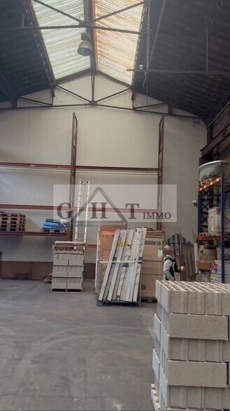 Industrial in Chevry-Cossigny for sale - Interior Photo - Image 2 of 2