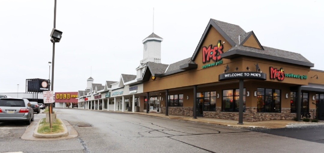 21472185 W 12th St, Erie, PA 16505 Lakewood Plaza