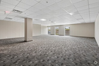 9950 Lawrence Ave, Schiller Park, IL for lease Interior Photo- Image 1 of 1