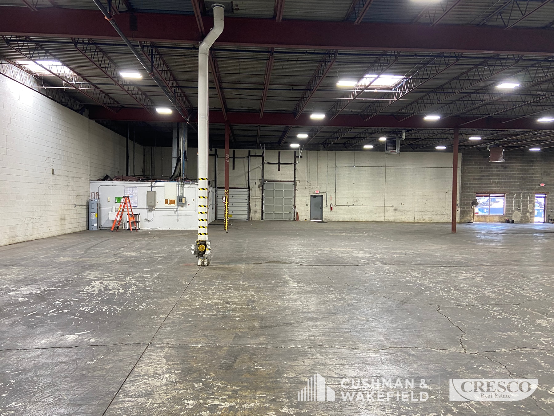 6511 Eastland Rd, Brook Park, OH for lease Interior Photo- Image 1 of 5