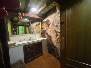 Retail in Becerril de la Sierra, Madrid for lease Building Photo- Image 1 of 13