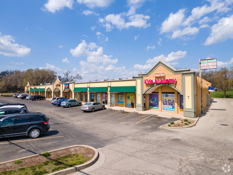 668-704 River Oaks Dr, Calumet City, IL for lease - Building Photo - Image 1 of 3