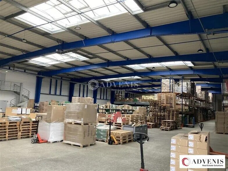 Flex in Bruges for lease - Interior Photo - Image 2 of 9