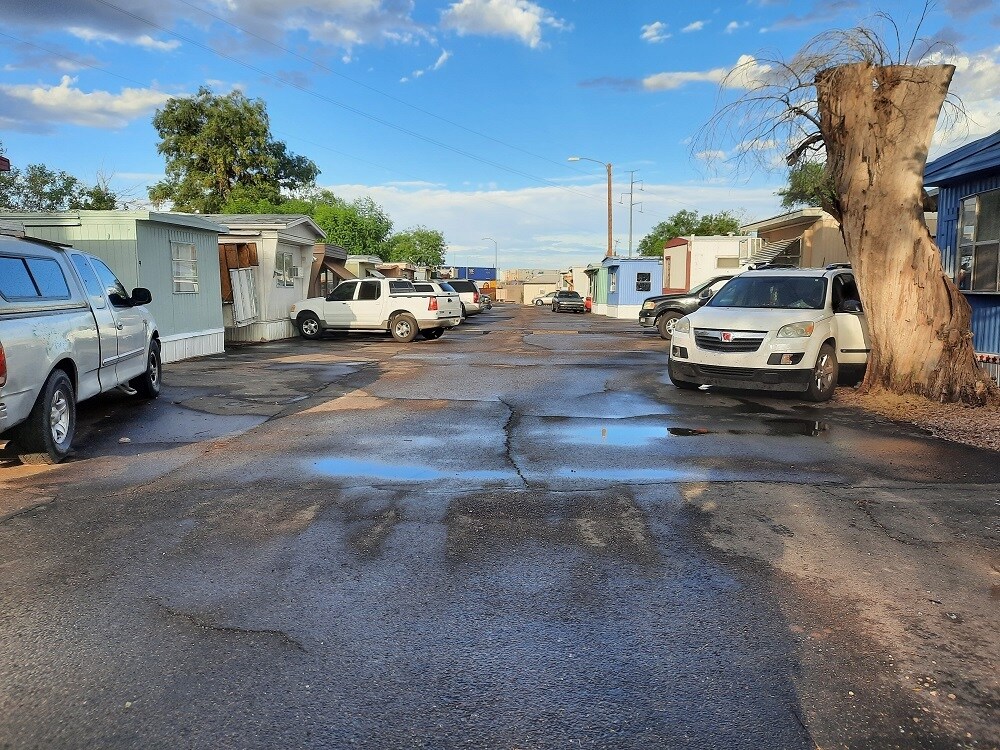 6570 N 55th Ave, Glendale, AZ 85301