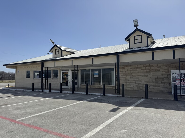 430 J M Lindsay Blvd, Lindsay, TX for lease - Building Photo - Image 1 of 2