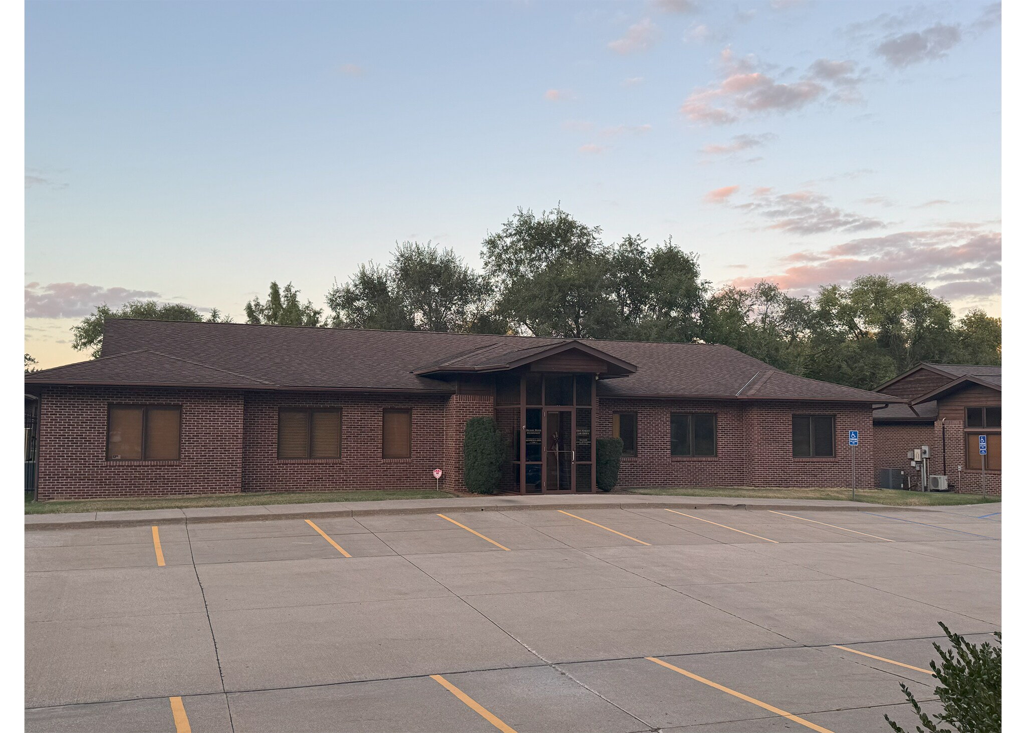 1203 W Broadway, Columbia, MO for sale Primary Photo- Image 1 of 10