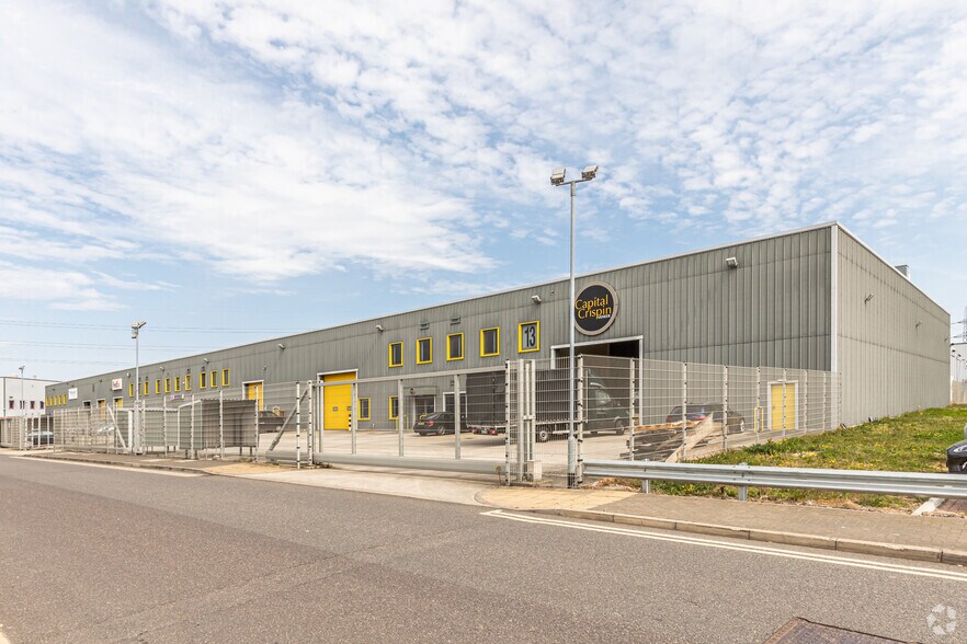 Armada Way, London for lease - Building Photo - Image 2 of 4